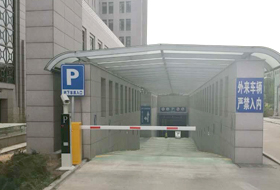 車牌識別，快速門